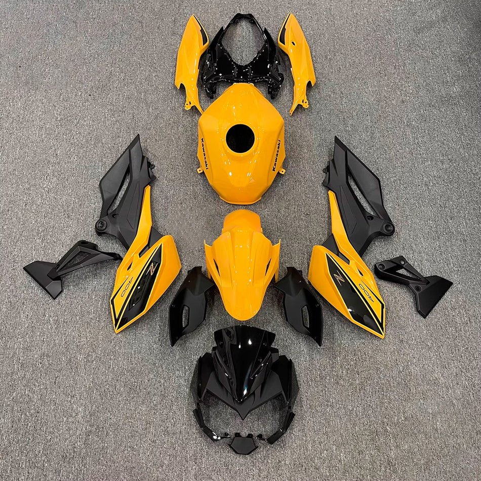 インジェクションフェアリングキット ボディワーク プラスチック ABS カワサキ Z400 2018-2024 に適合